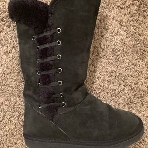 Black snow boots from lam